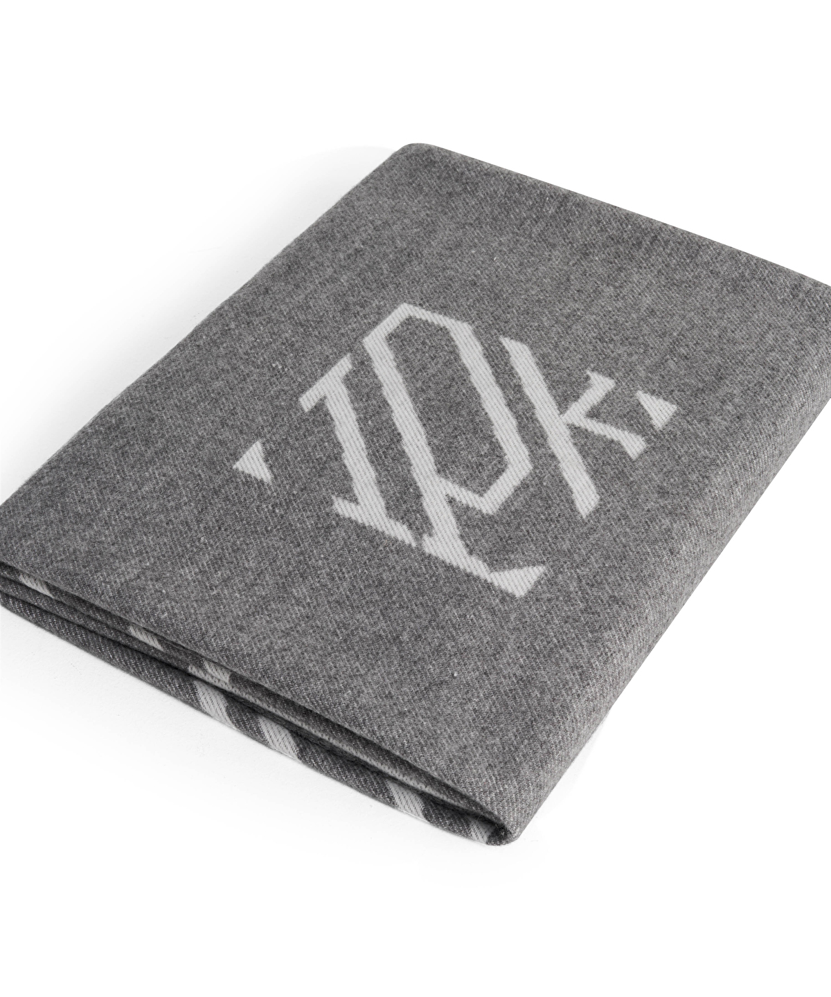 Monogram jakarlı battaniye_1
