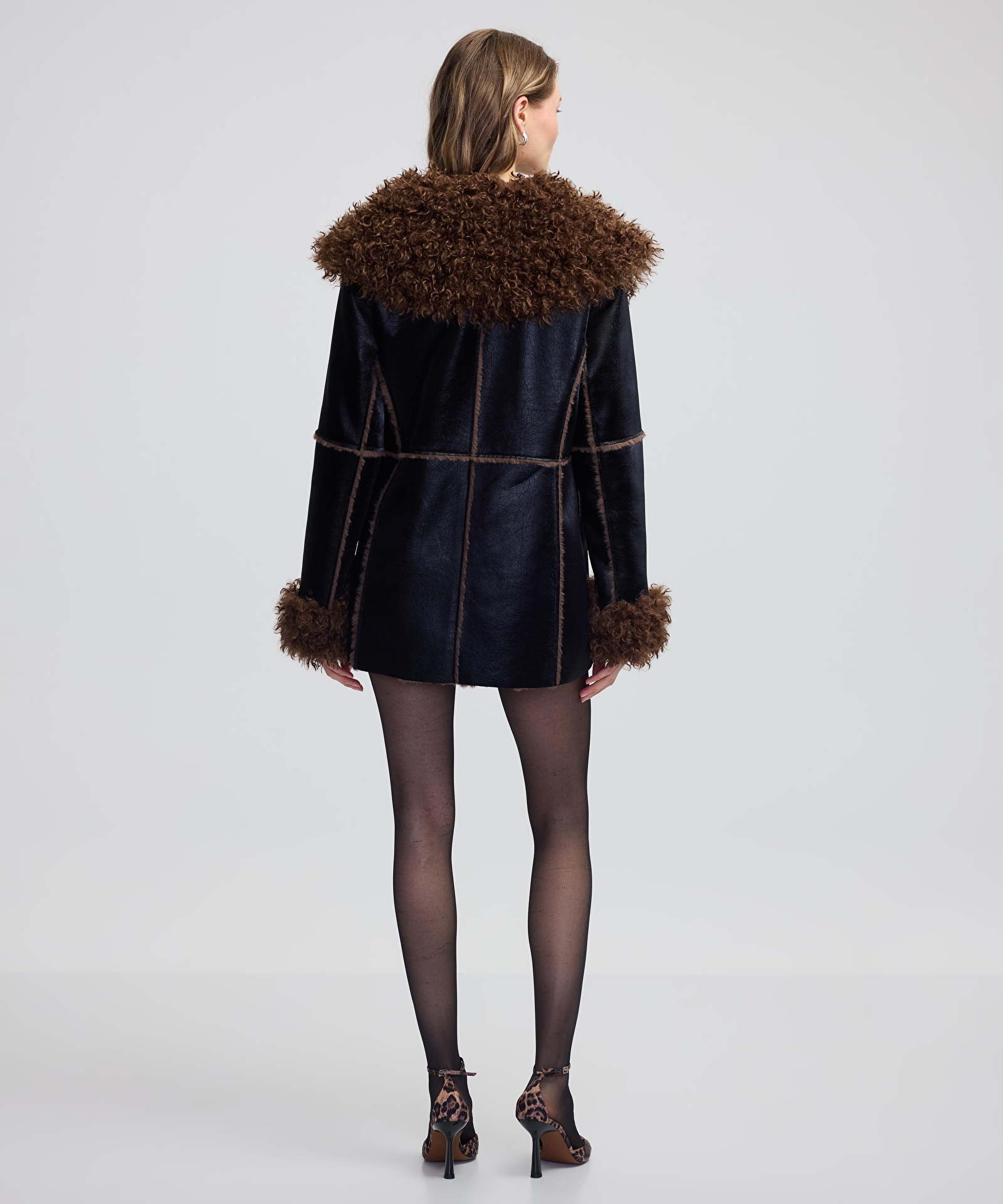 Siyah Suni kürklü geniş yaka mont IW6240012132001 | İpekyol