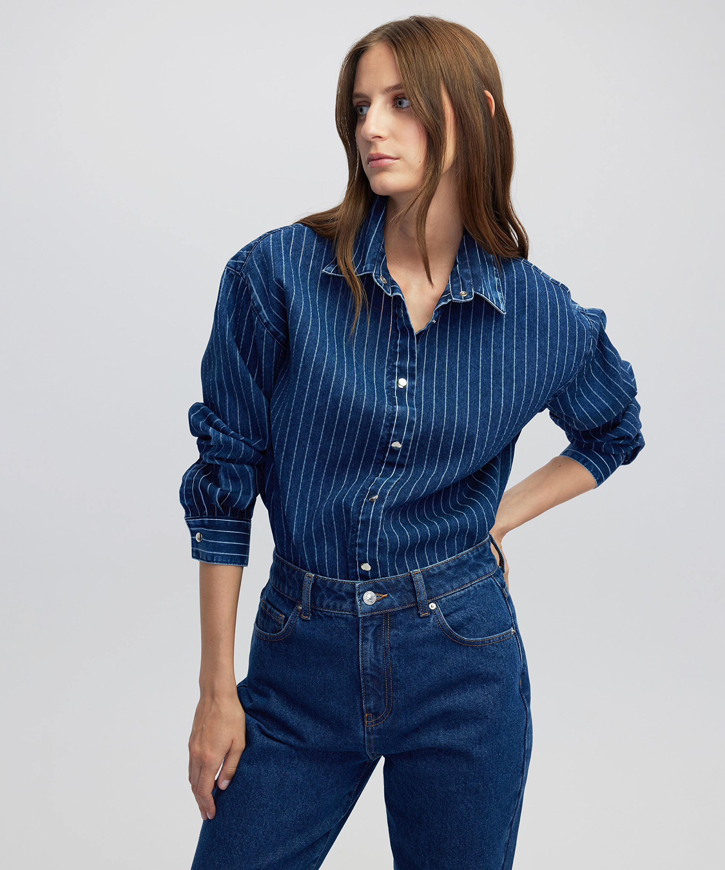 Çizgili denim gömlek 