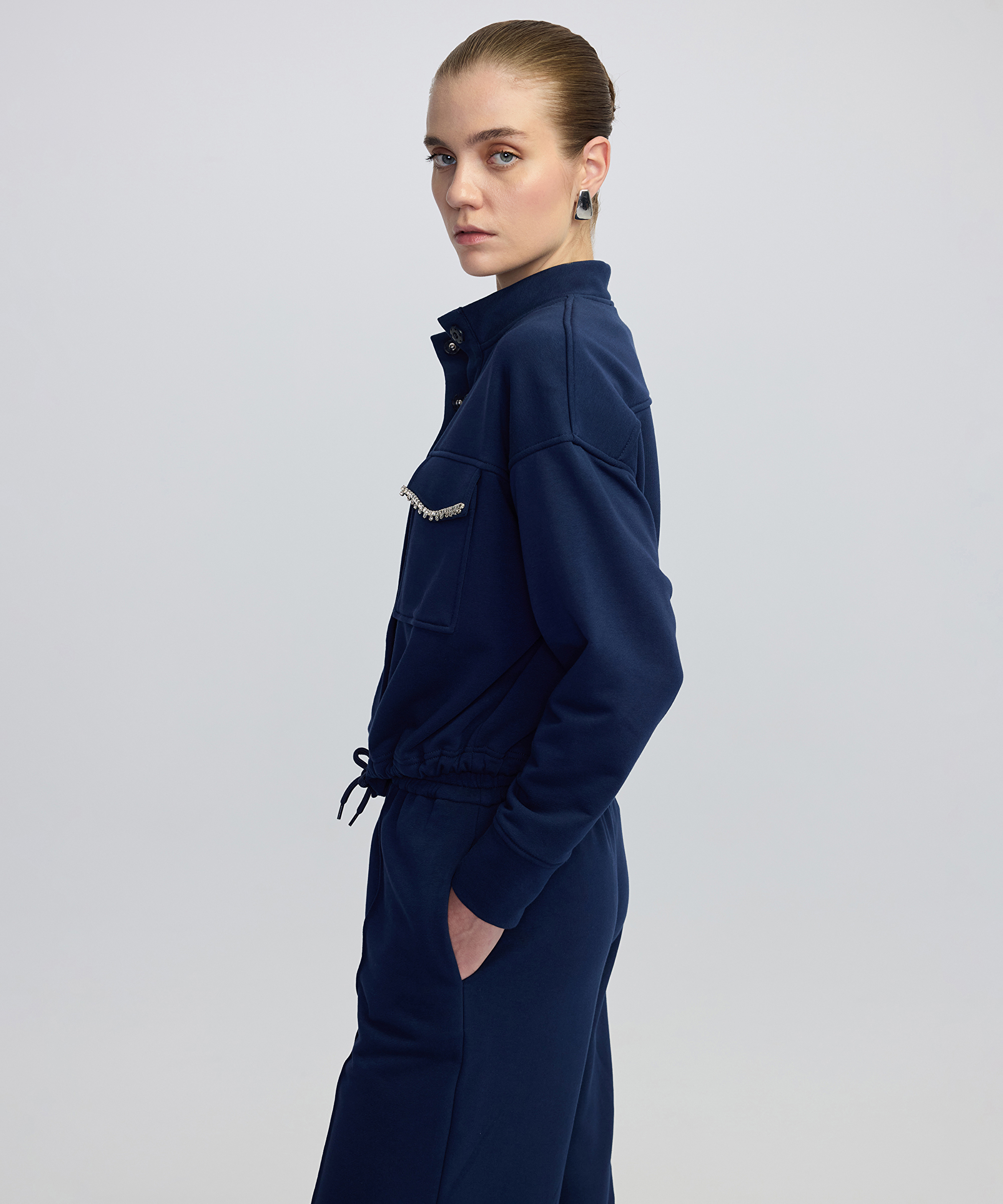 Strass taşlı sweatshirt_3