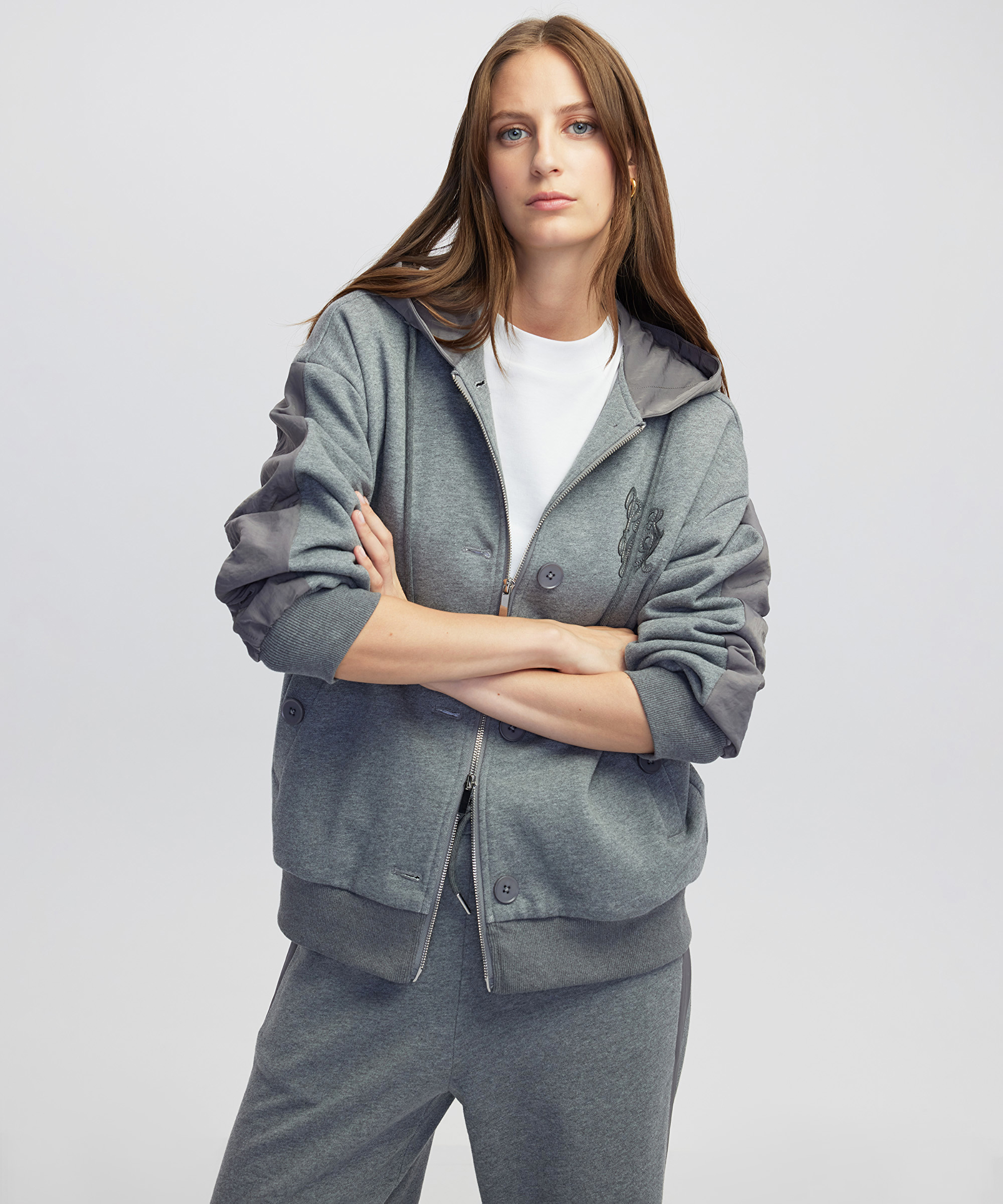 Düğme aksesuarlı sweatshirt