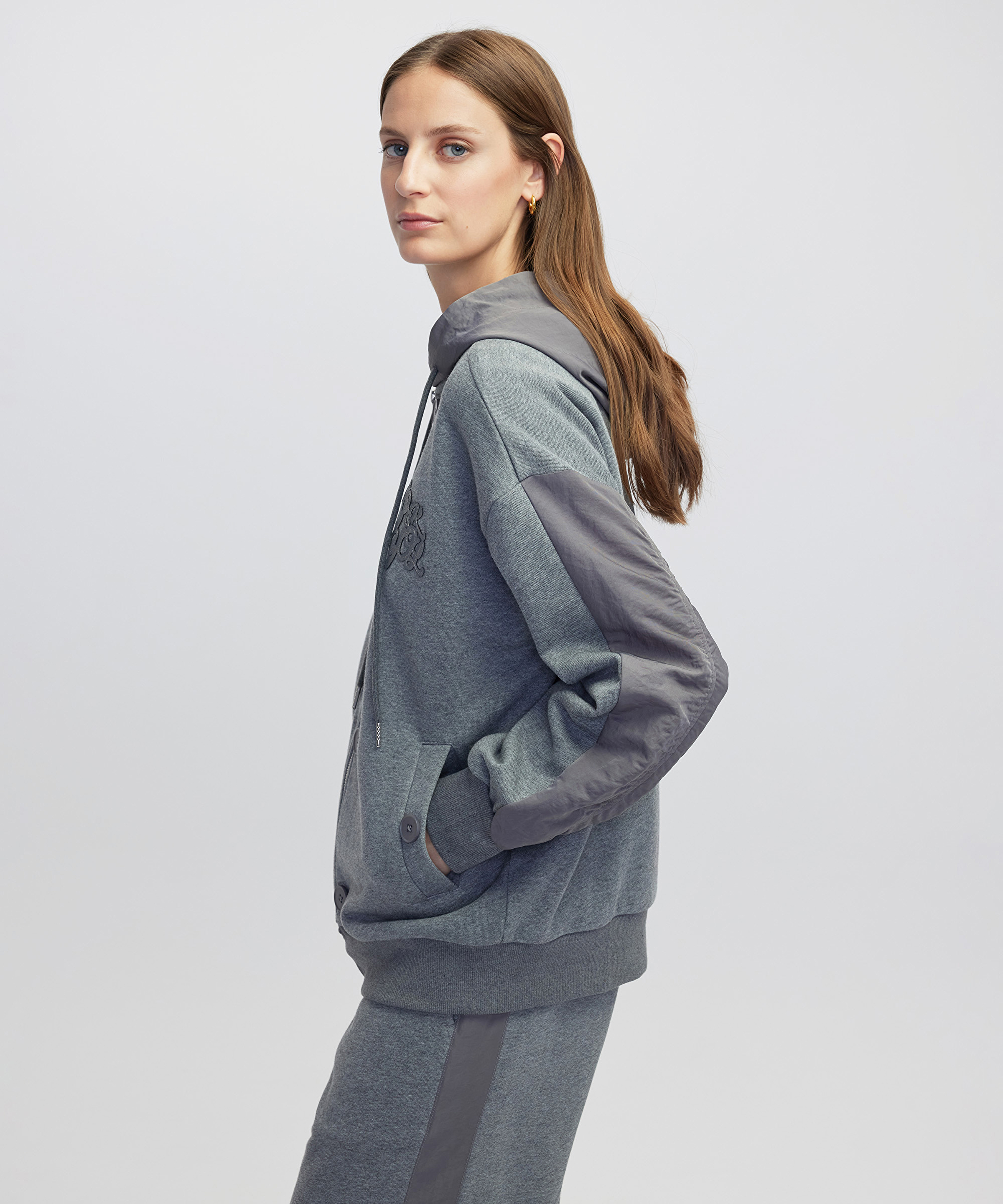 Düğme aksesuarlı sweatshirt_3