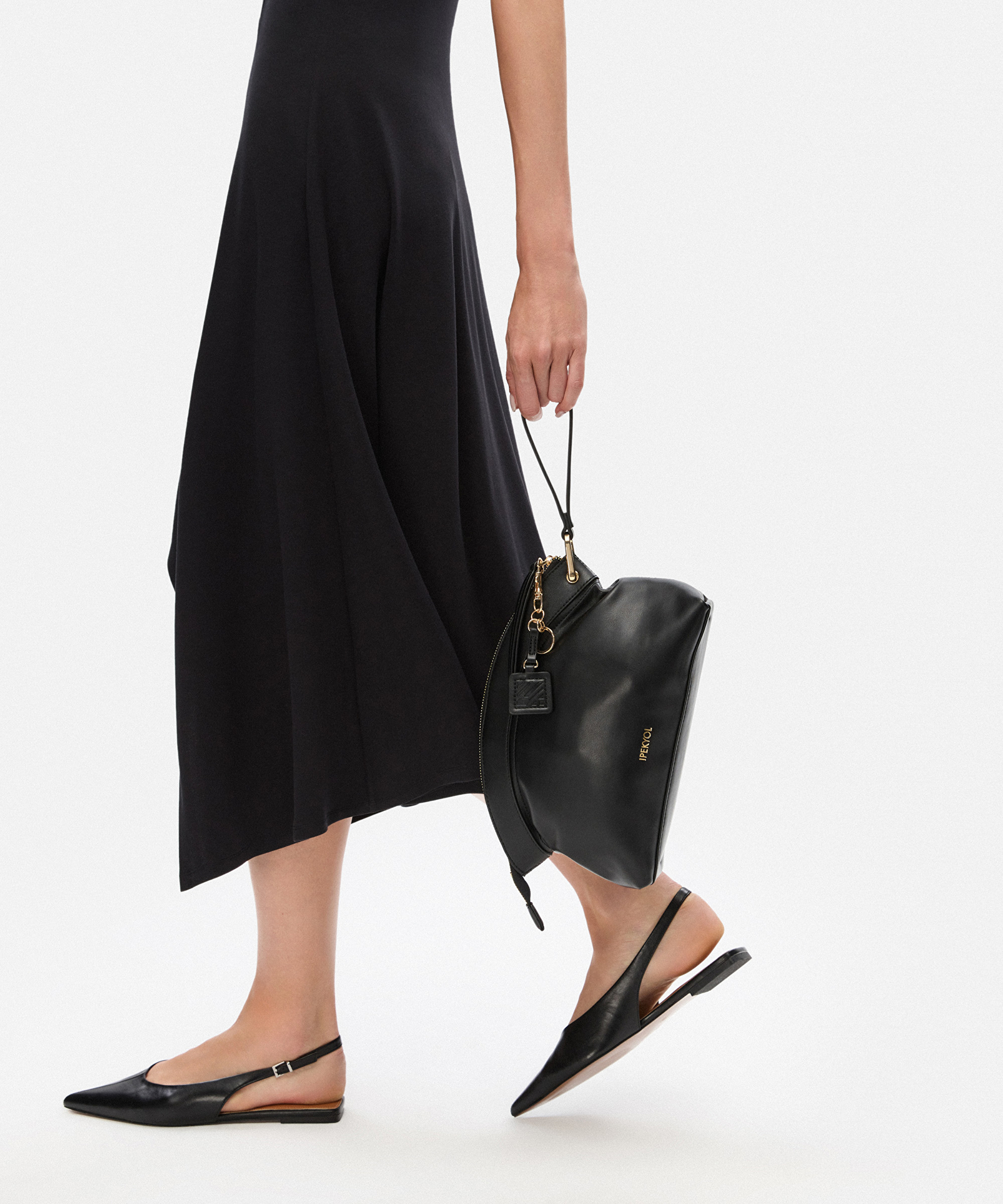 Deri görünümlü monogram tokalı clutch_1