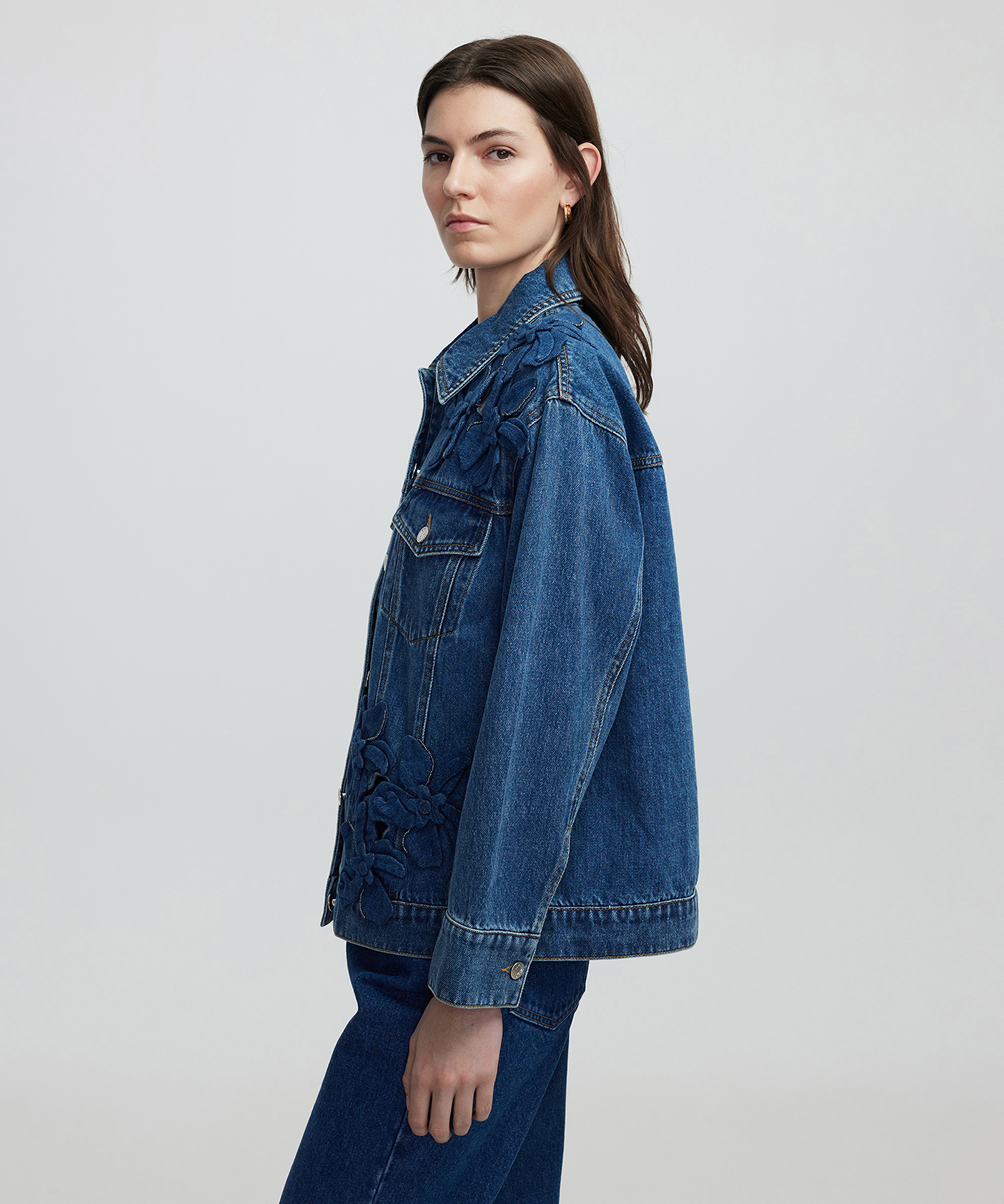 Çiçek aplikeli denim mont_3