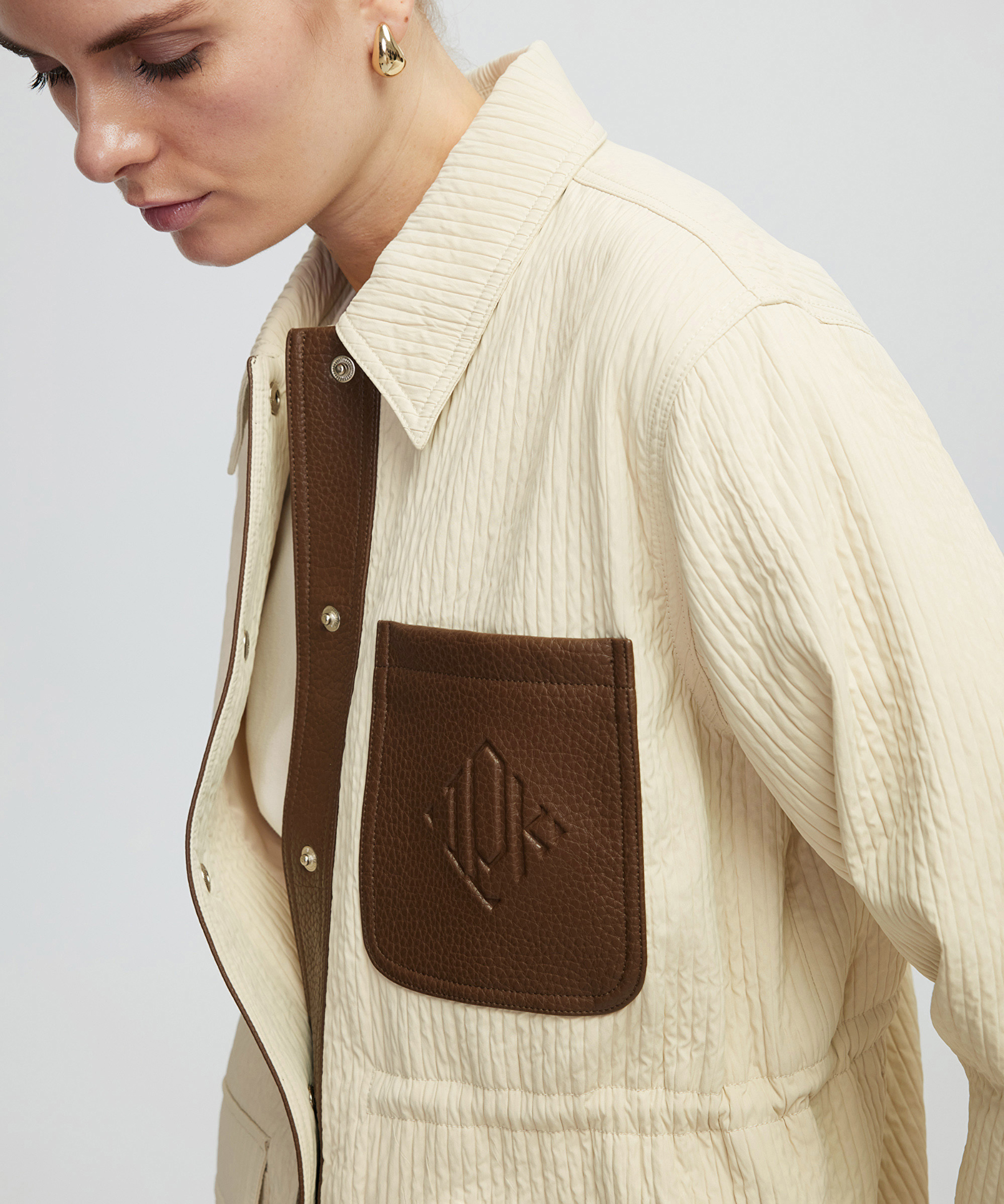 Monogram baskılı mont_1