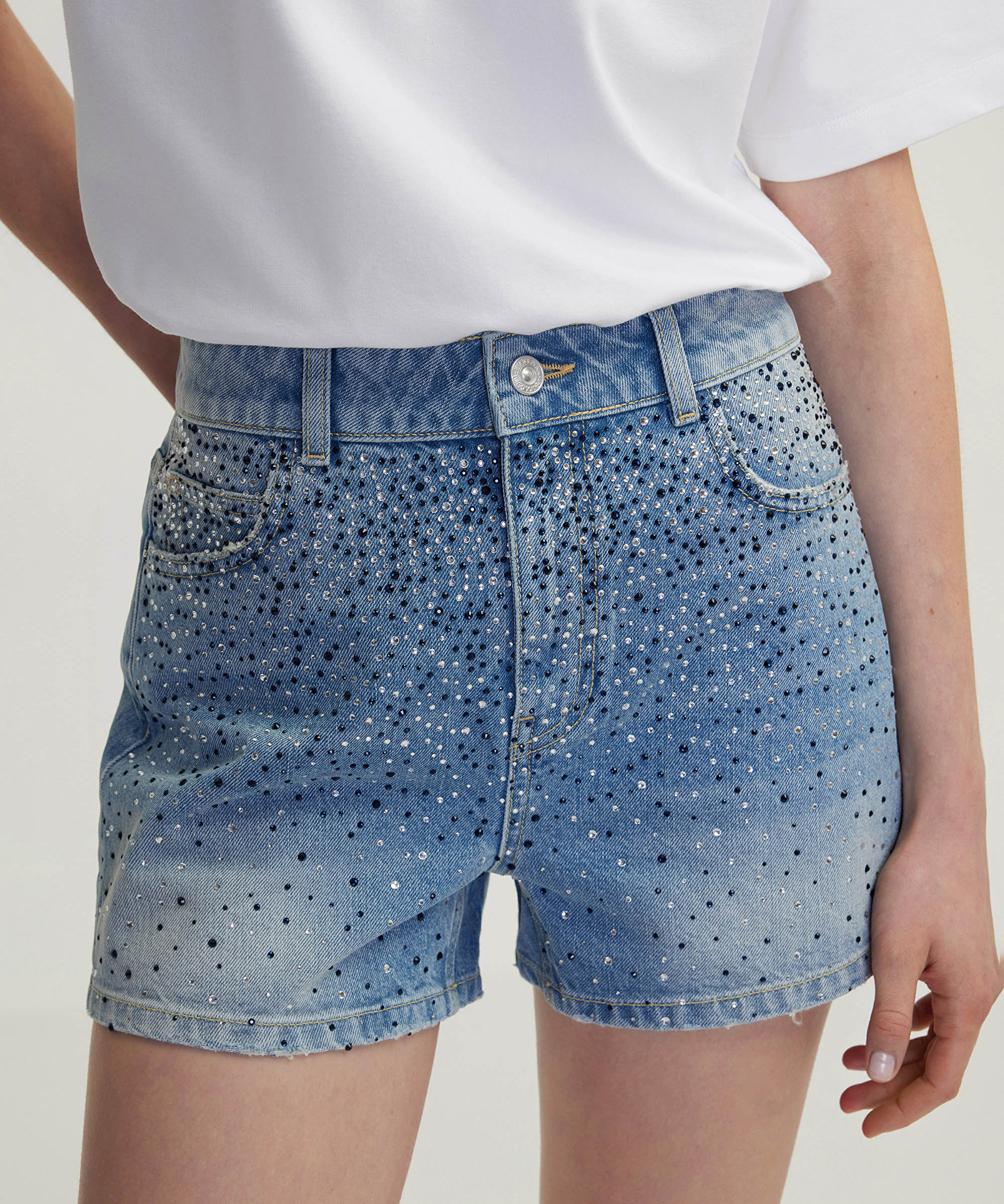Hotfix baskılı denim şort _1