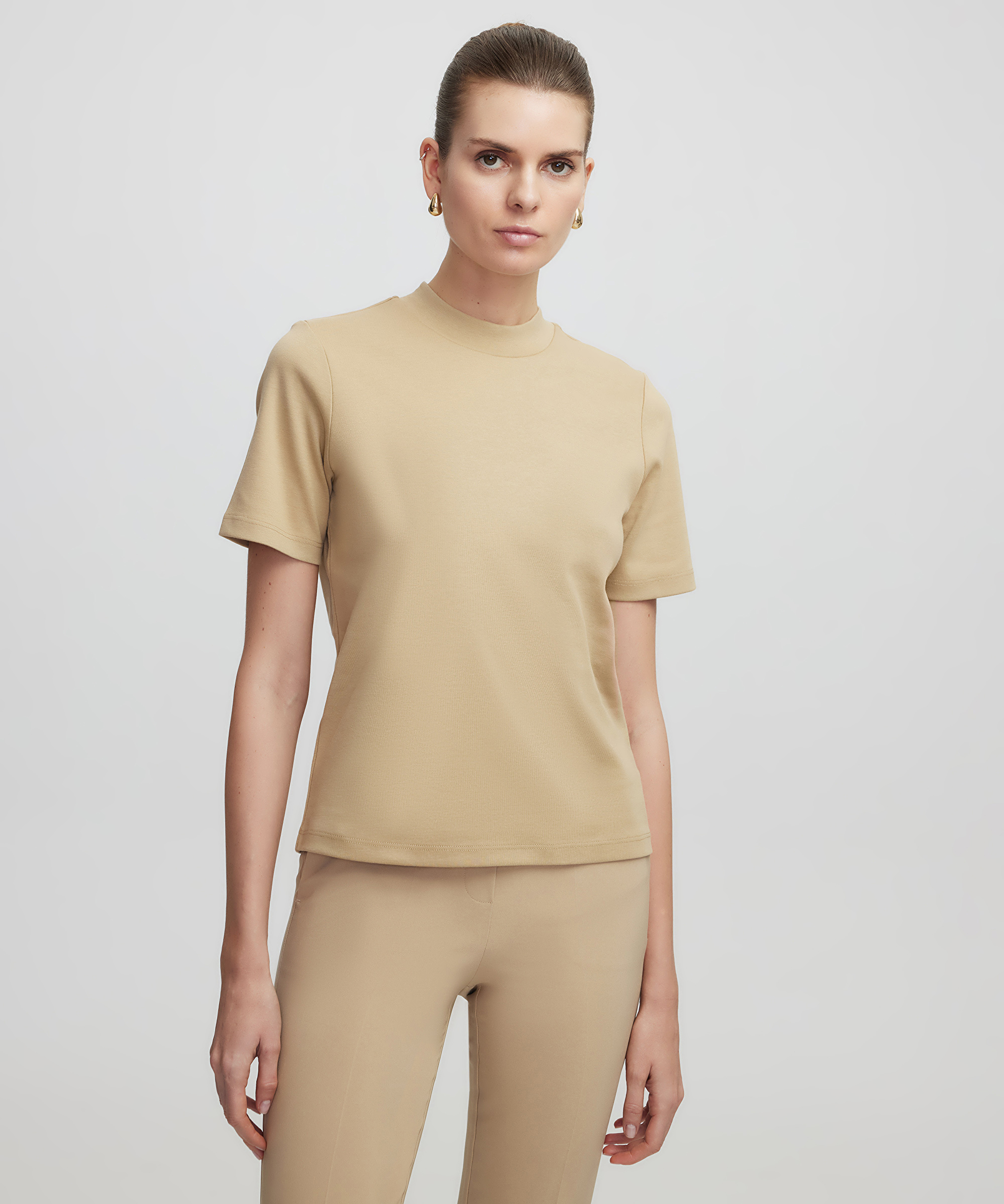 Dik yaka basic tişört