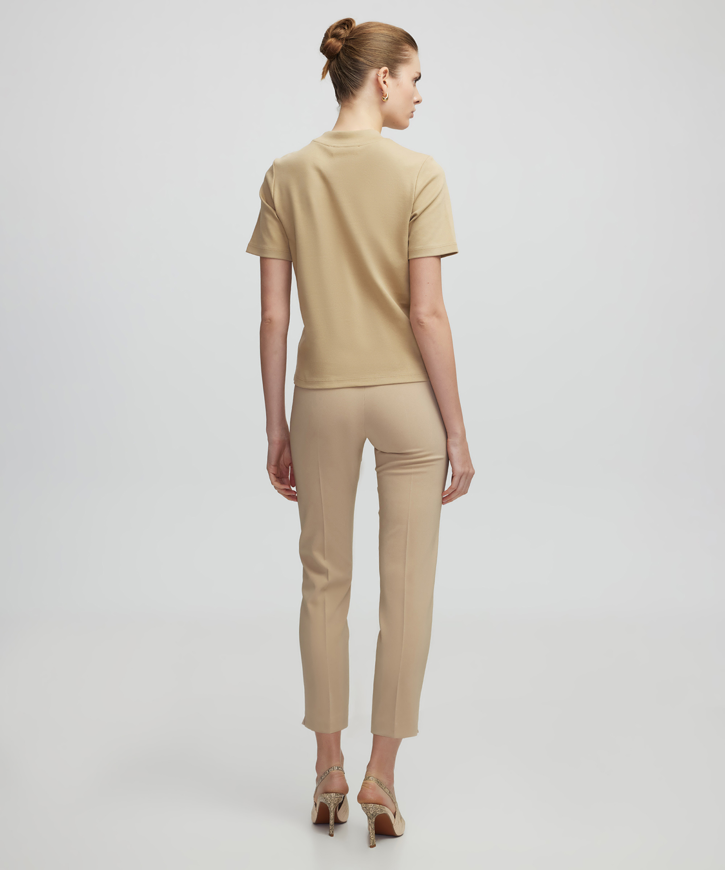Dik yaka basic tişört_3