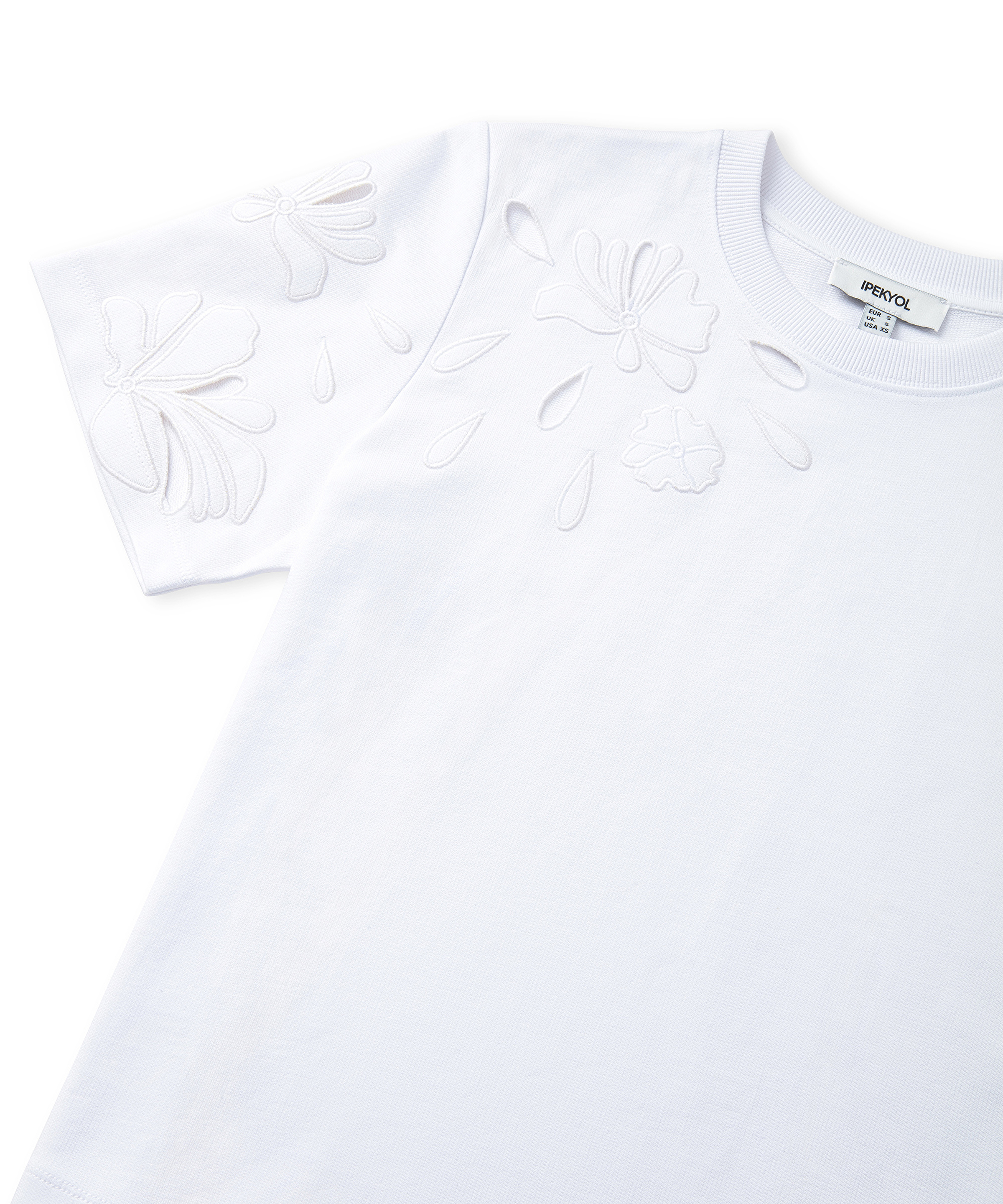 Nakışlı cutout tişört_5