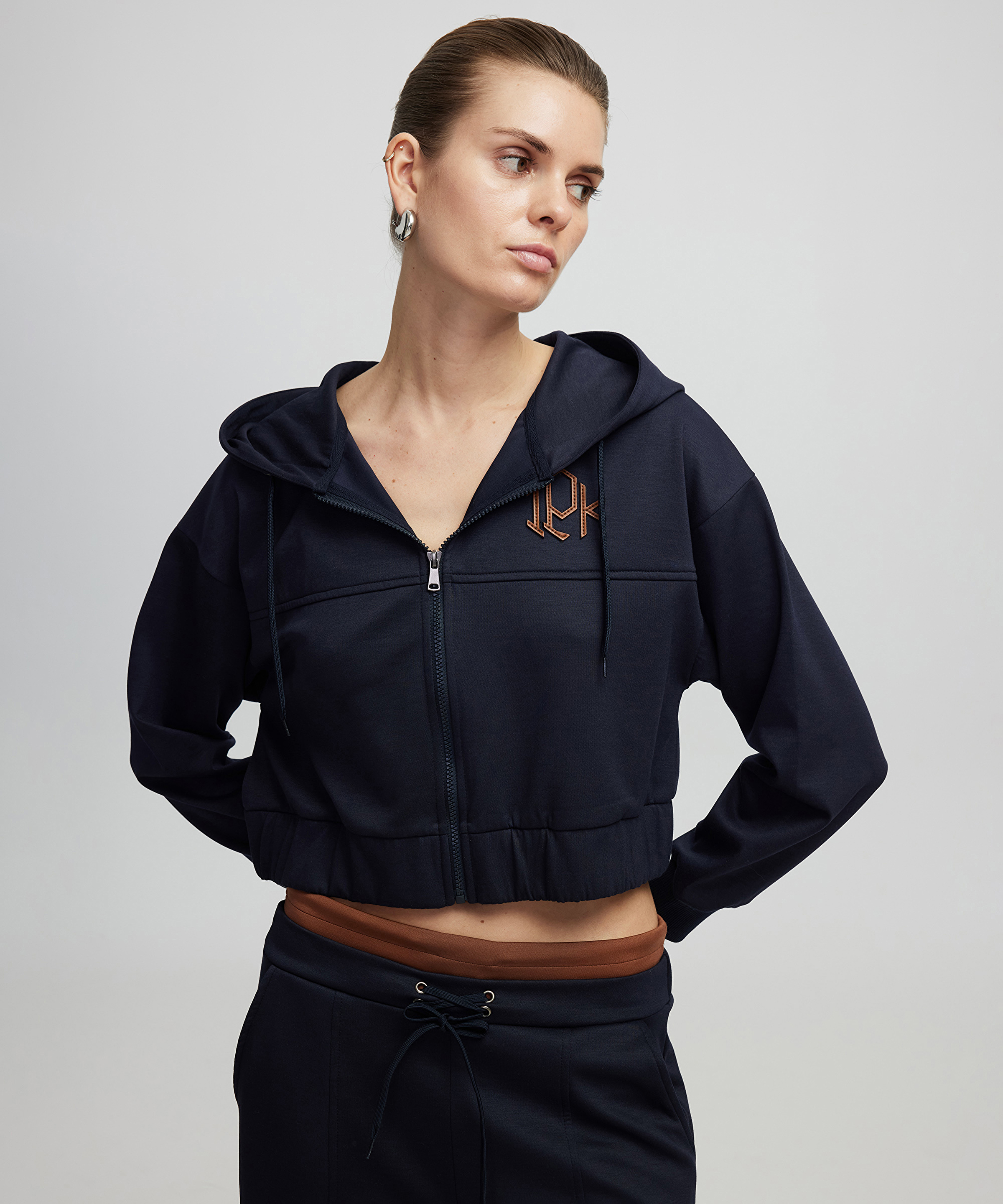Monogram aplikeli sweatshirt