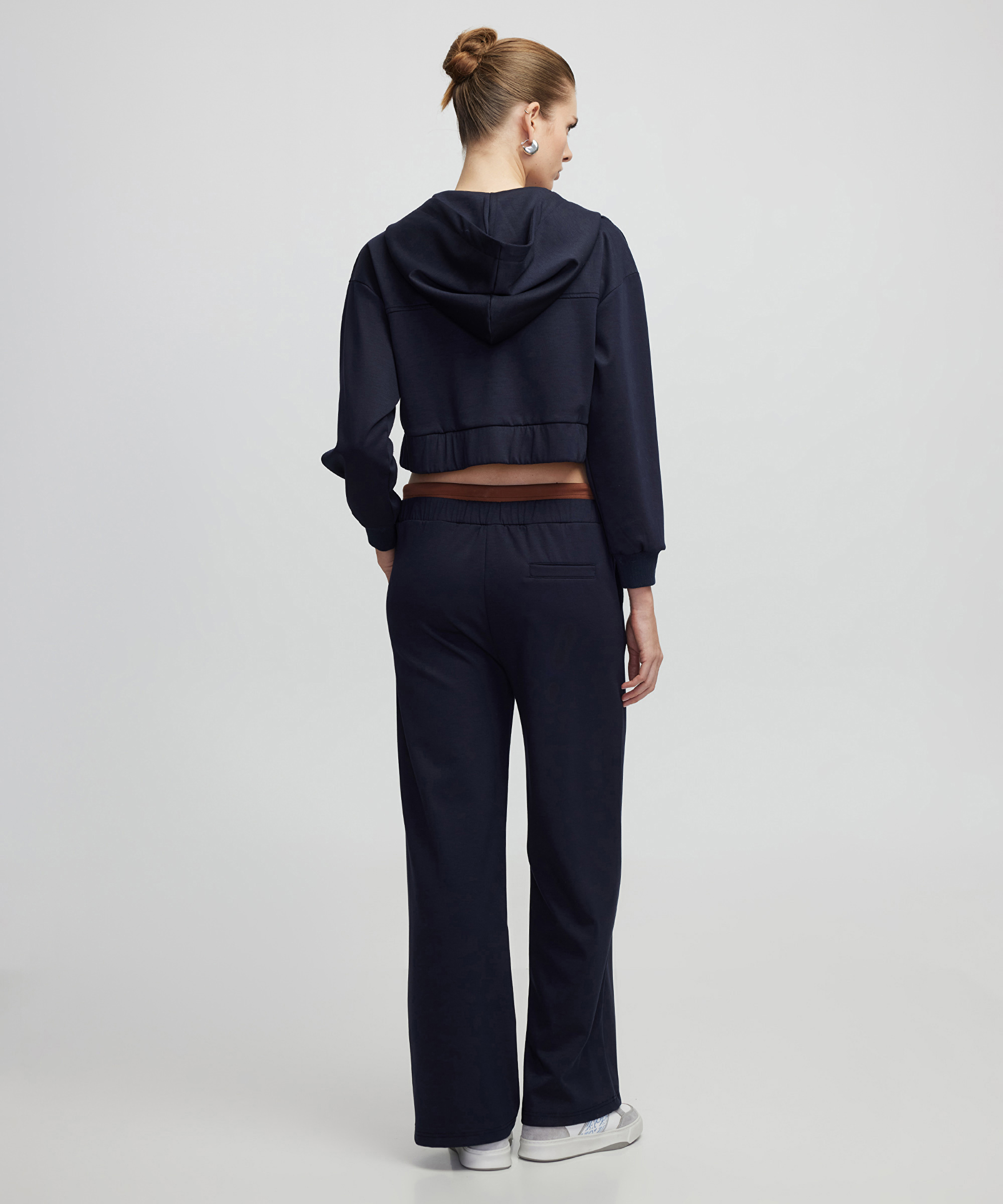 Monogram aplikeli sweatshirt_3