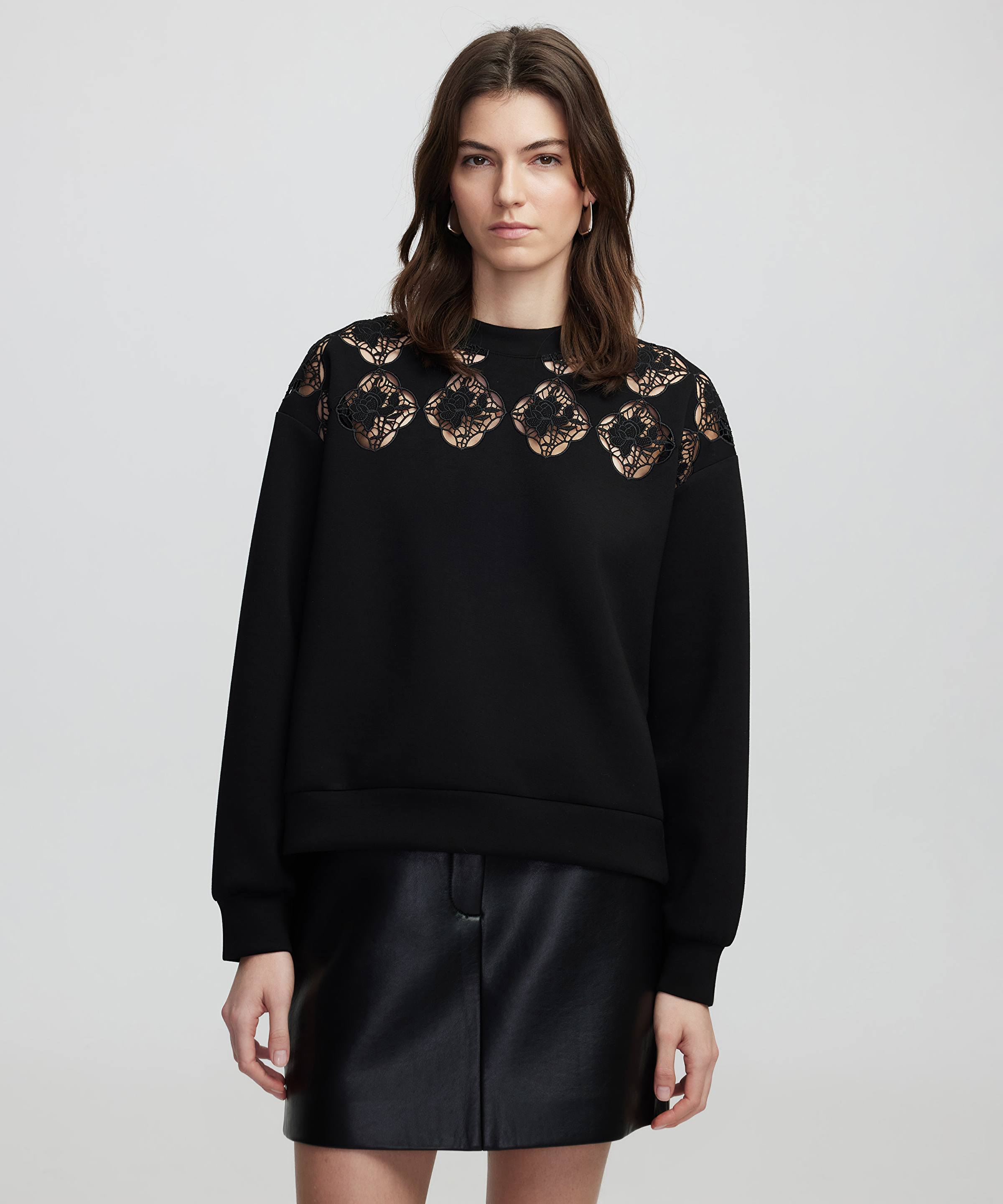 Nakışlı cutout sweatshirt