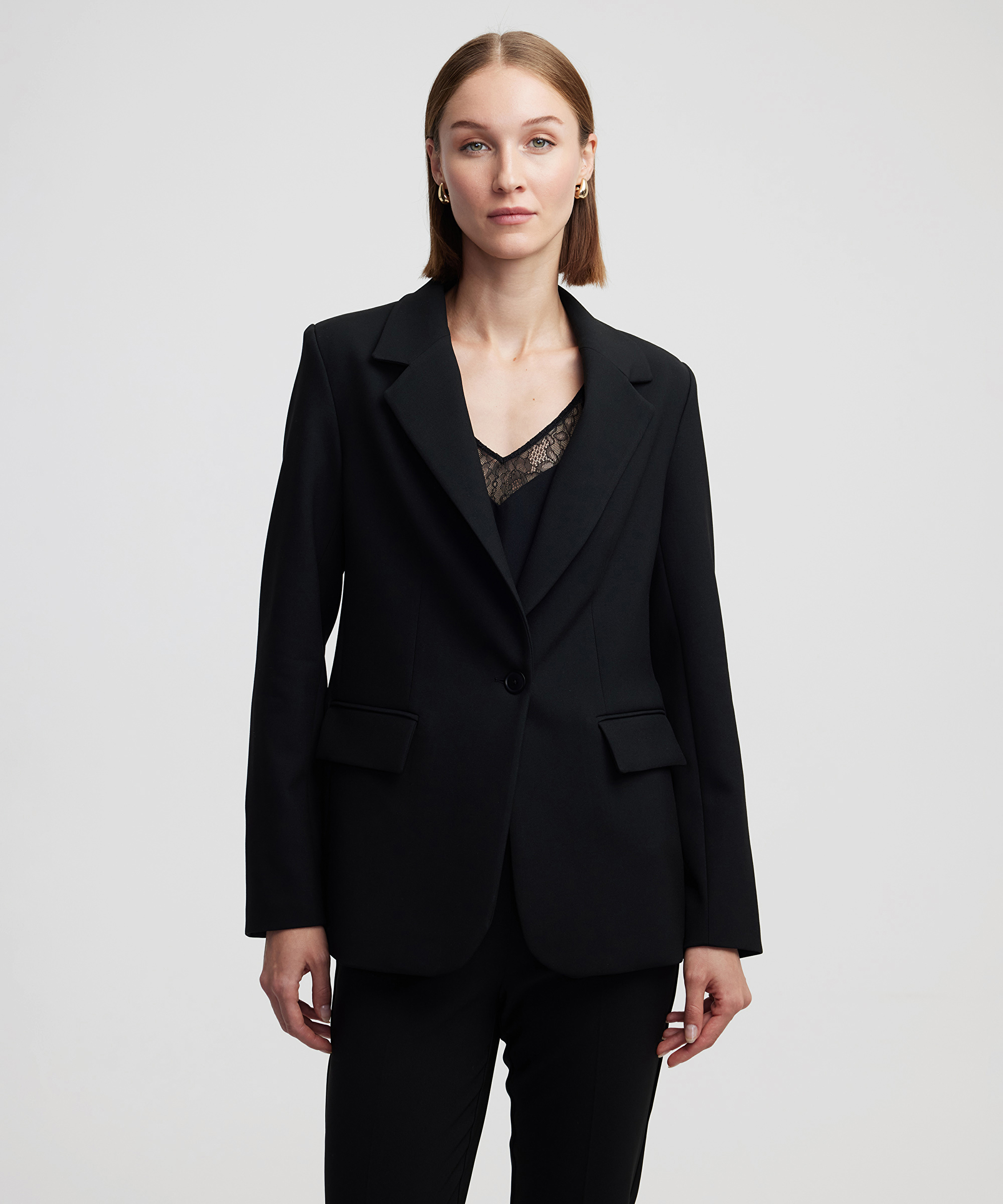 Vatkalı cep kapaklı blazer