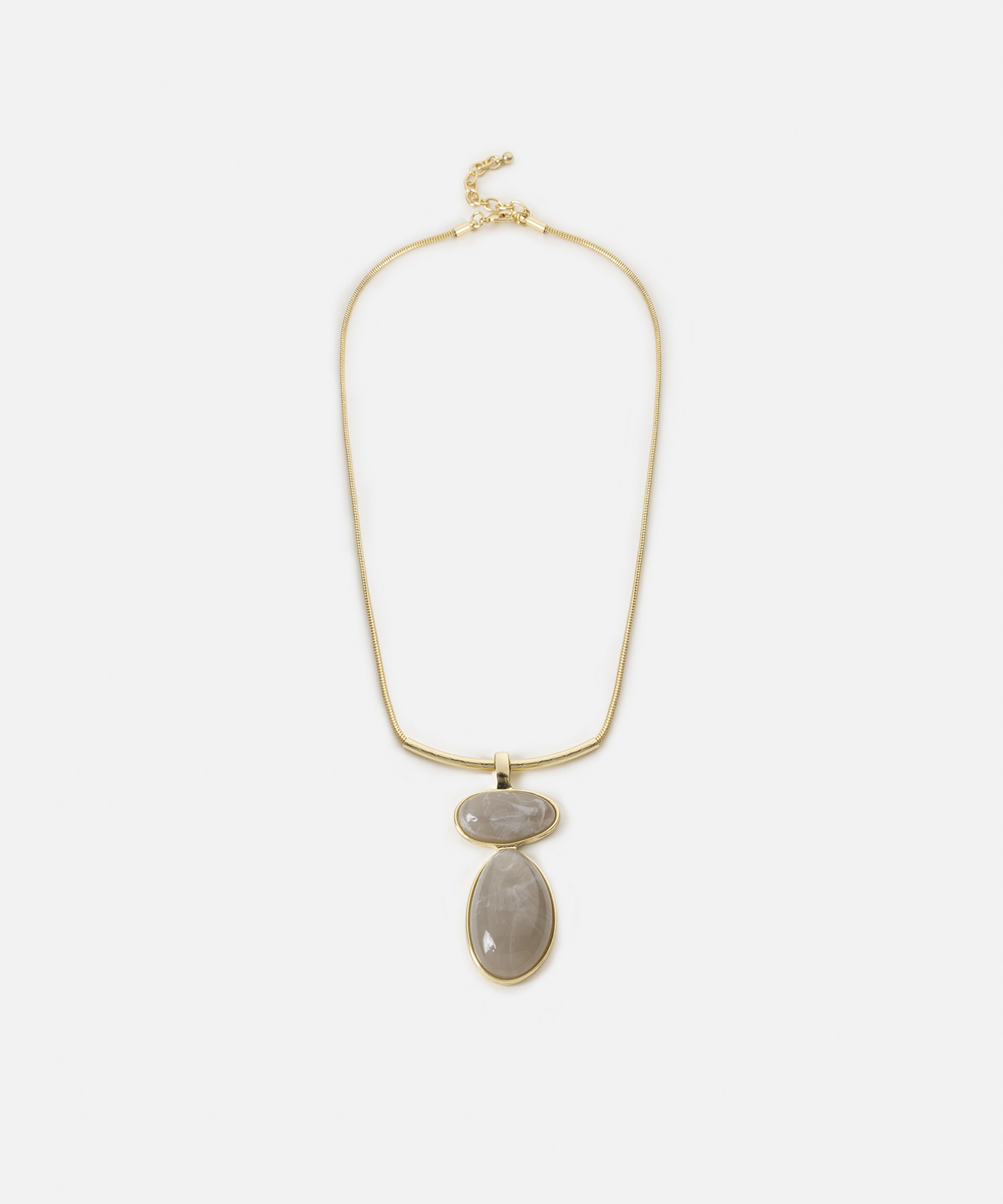 Oval reçine uçlu kolye
