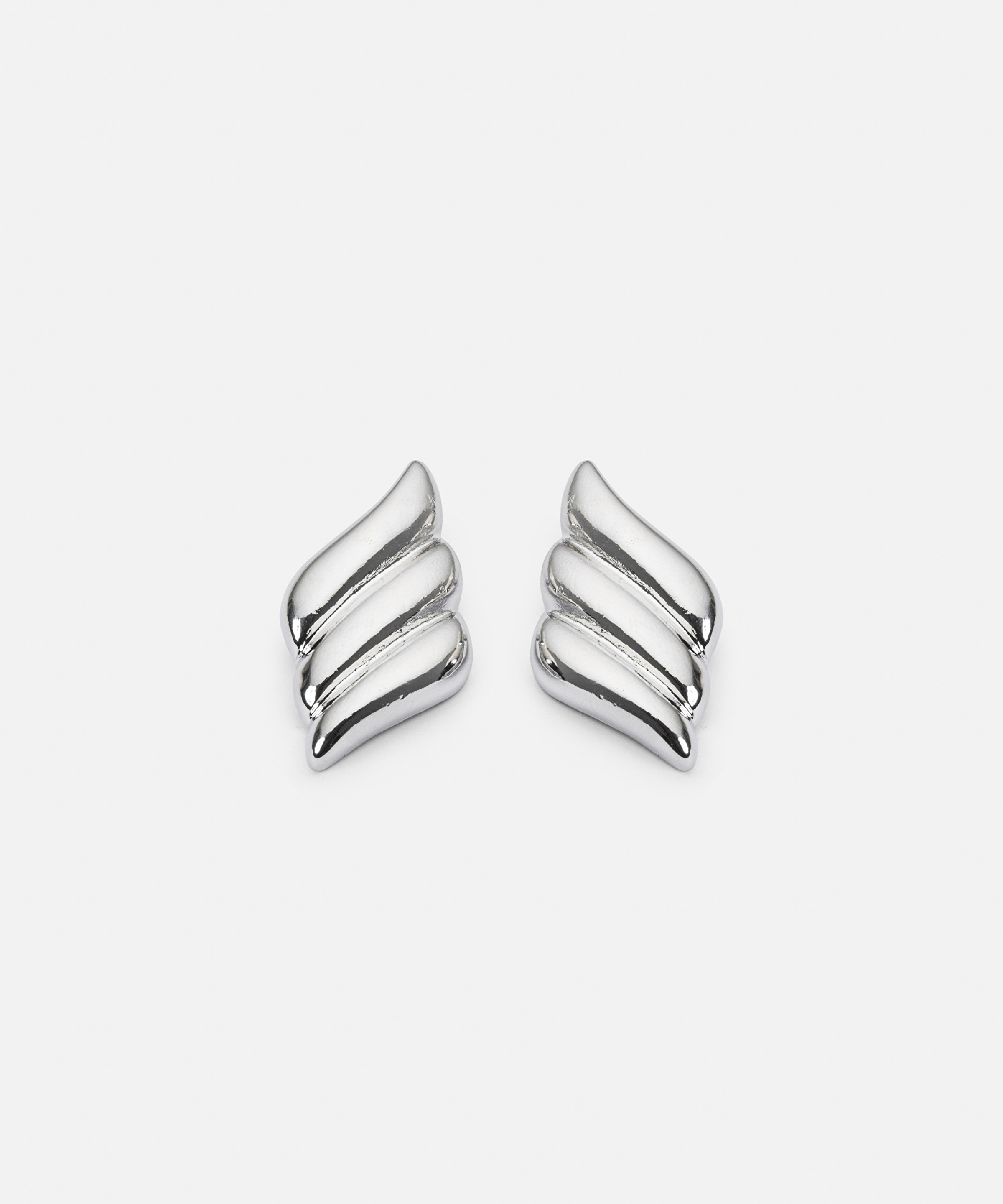 Dokulu metal küpe