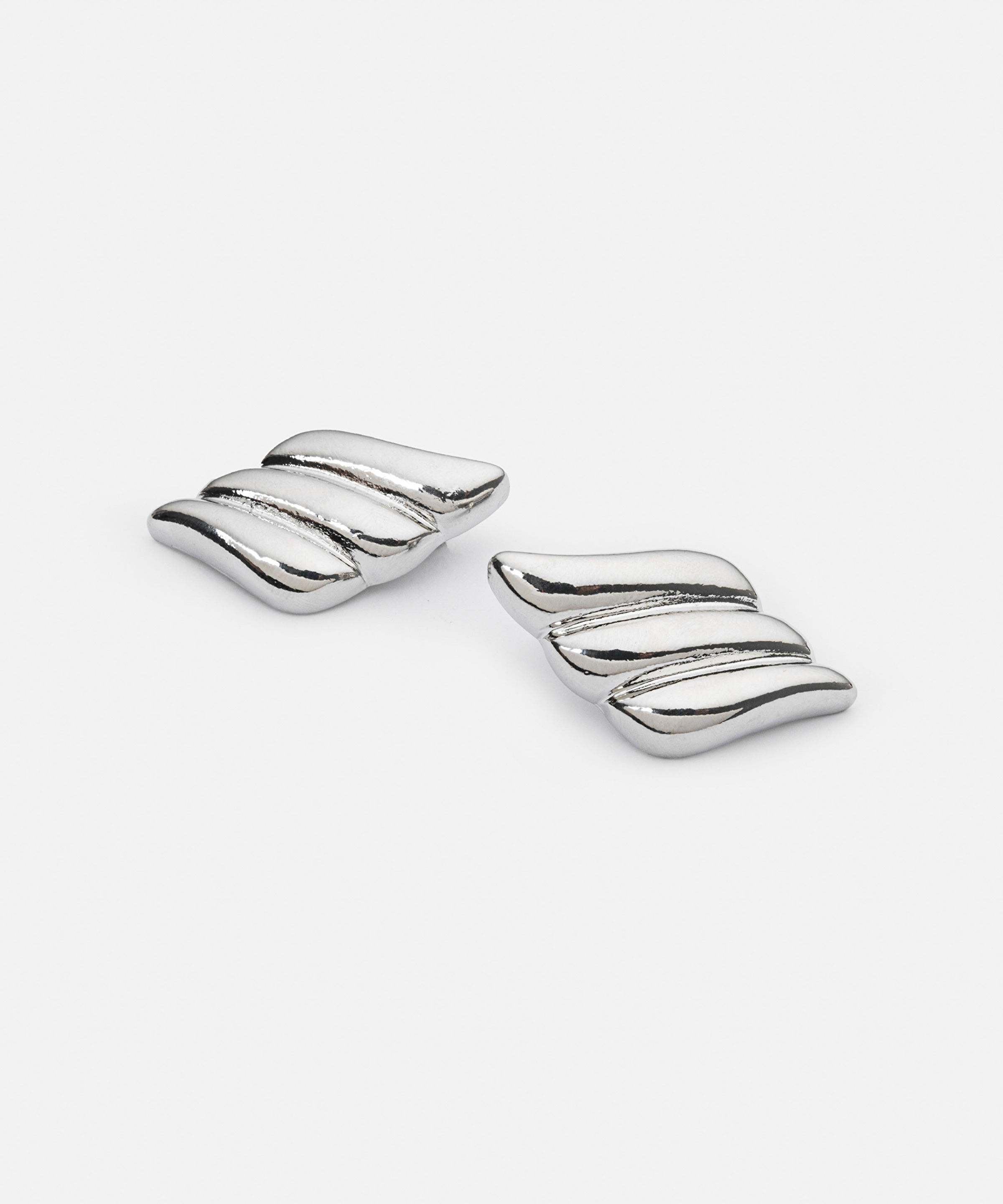 Dokulu metal küpe_2